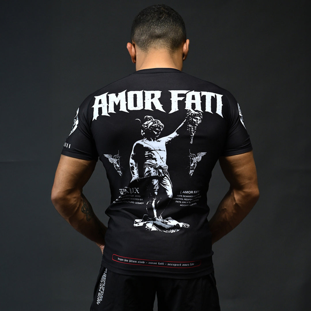 AMOR FATI SHORT SLEEVE RASHGUARD - BLACK