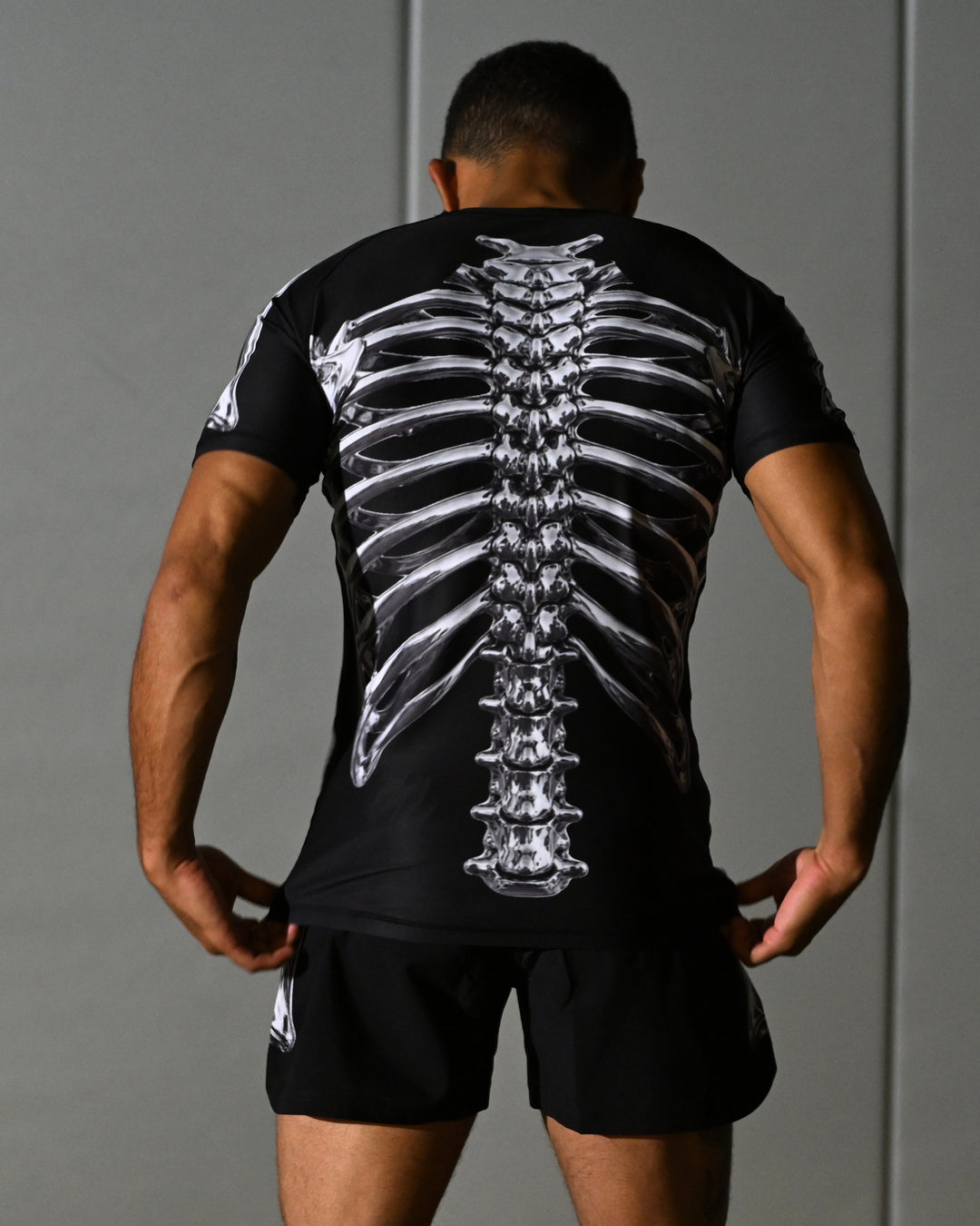 CHROME SKELETON SHORT SLEEVE RASHGUARD