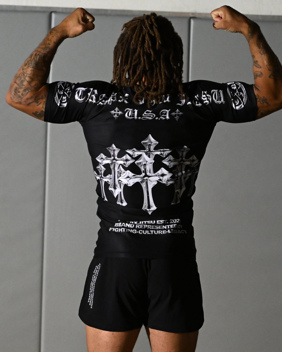 CHROME CROSS SHORT SLEEVE RASHGUARD