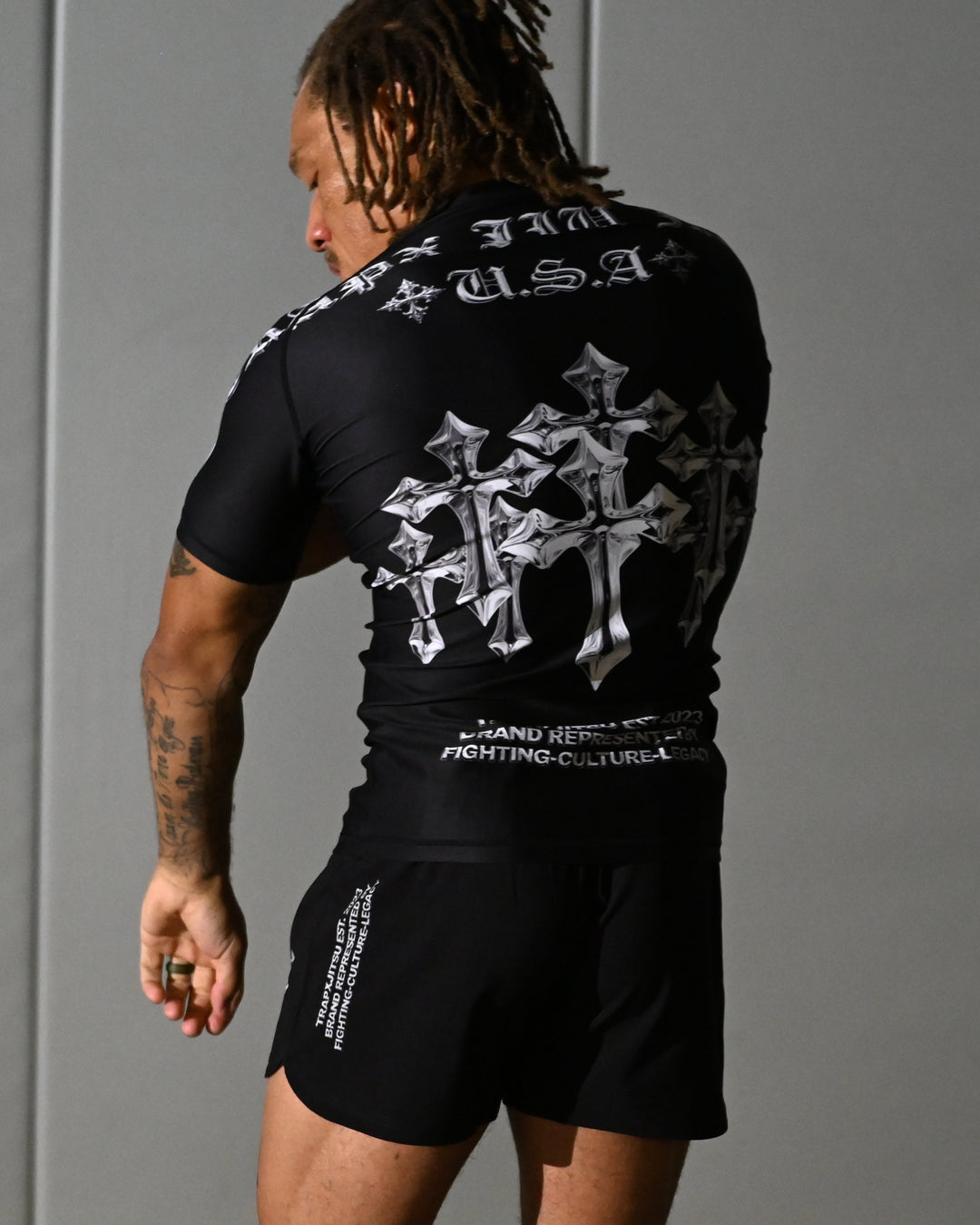 CHROME CROSS SHORT SLEEVE RASHGUARD