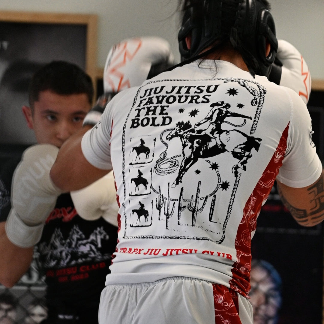 COWBOY SHORT SLEEVE RASHGUARD - OFF WHITE