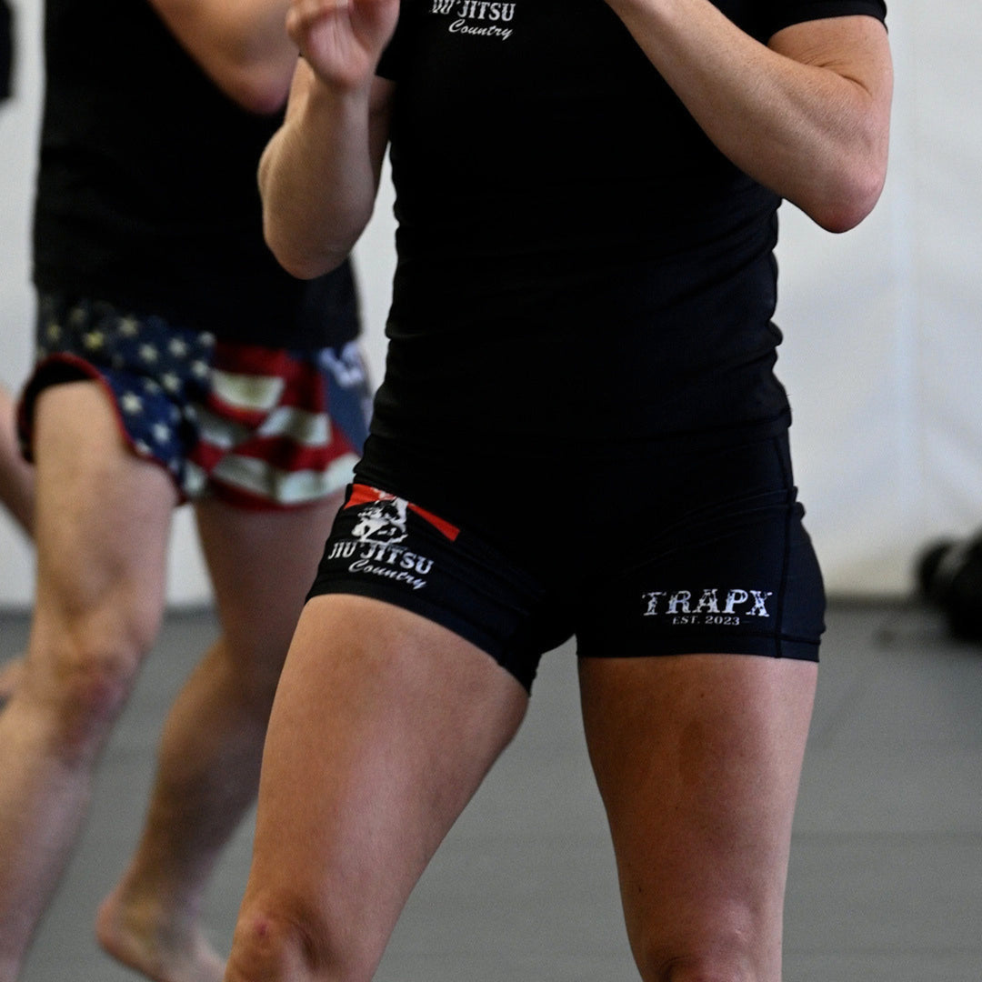 FRONTIER WOMEN'S COMPRESSION SHORTS - BLACK